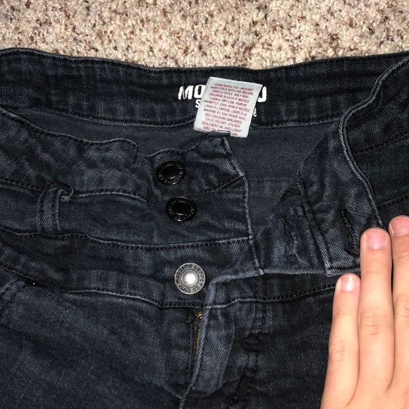 Shorts - Picture 3 of 4